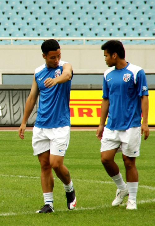 开局受挫的 开局受挫的