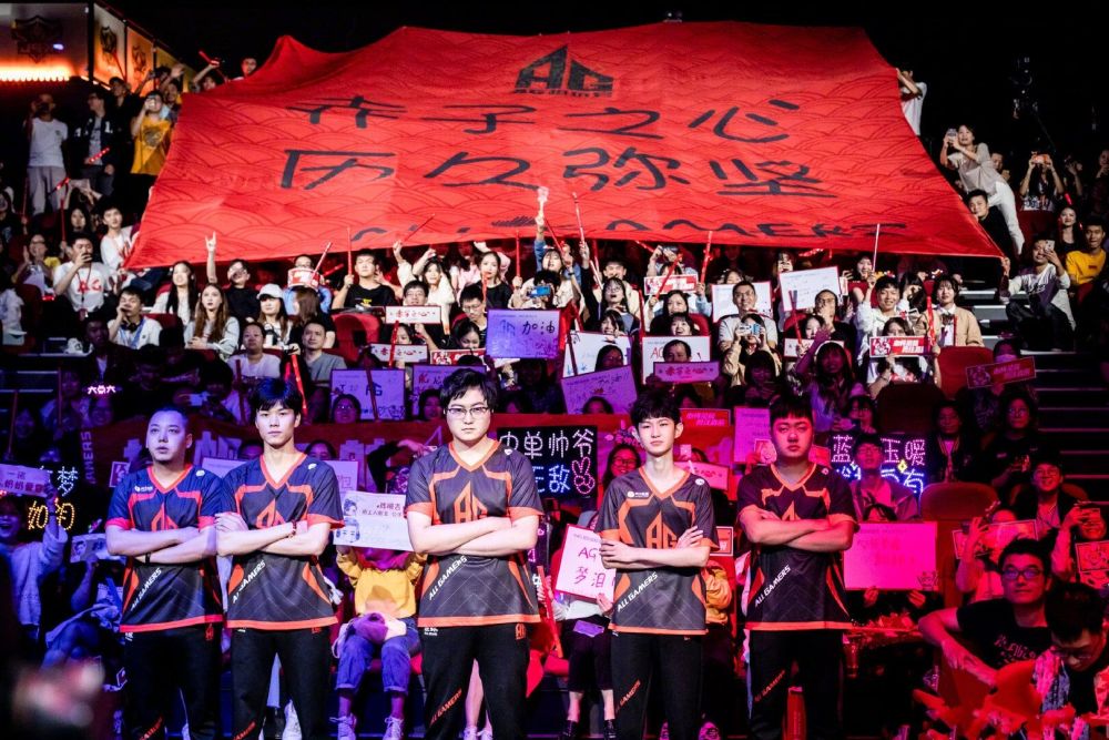 两位象征性